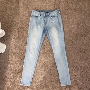 light wash skinny jeans